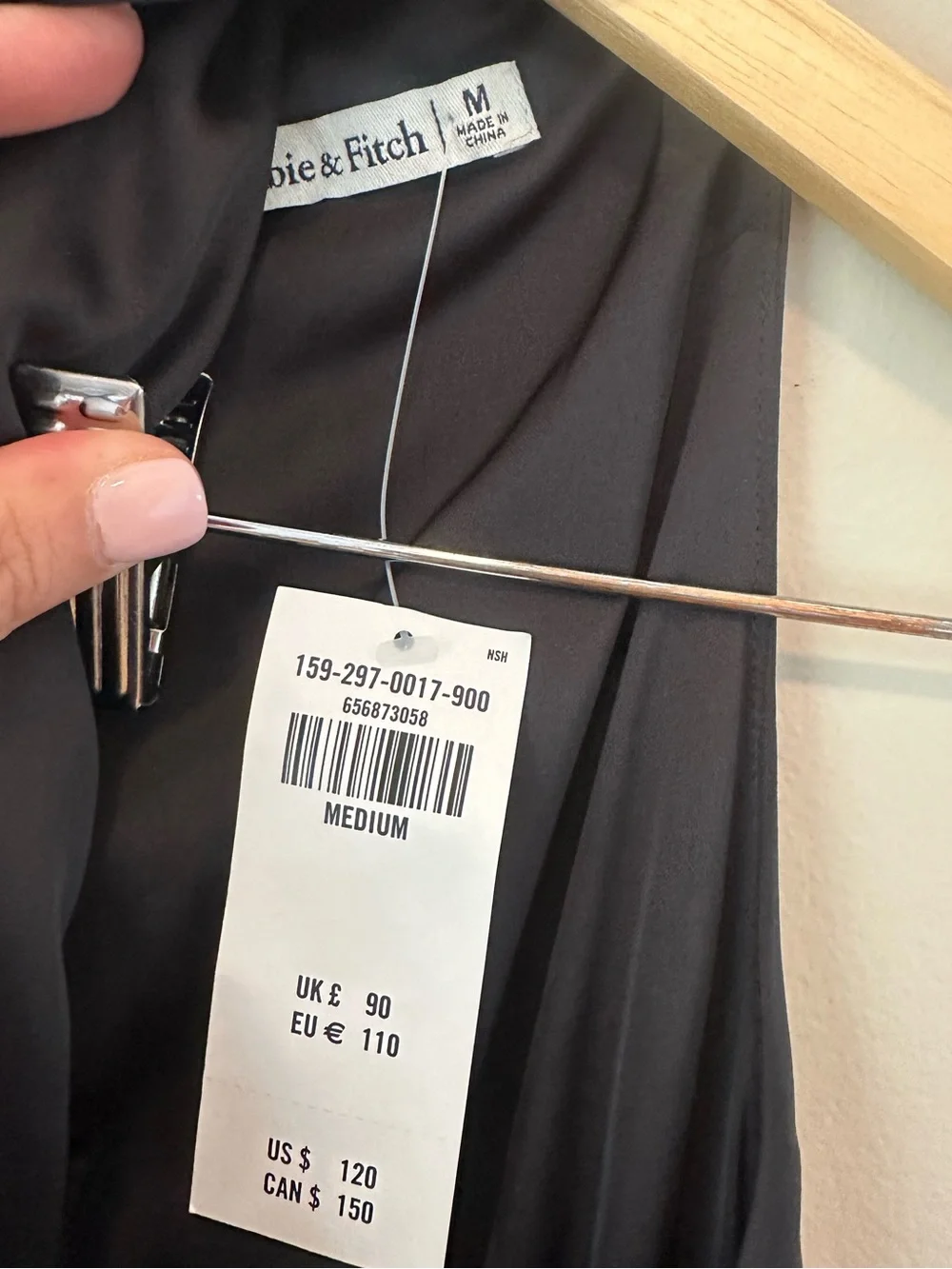NWT! ABERCROMBIE & FITCH High-neck Draped Black Sleeveless Jumpsuit. Medium - Picture 6 of 7